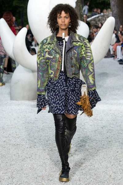 Look 29